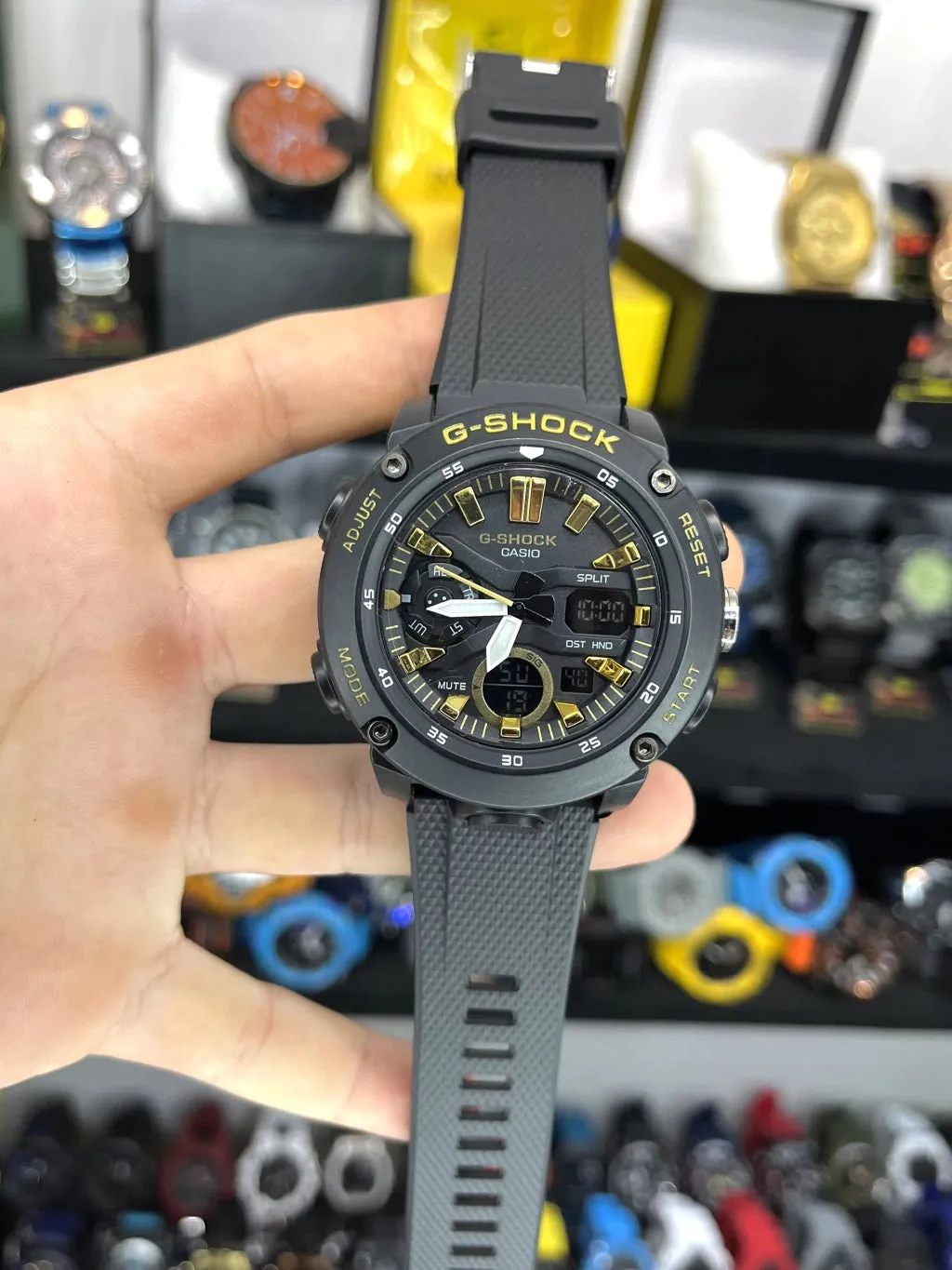 Relógio Casio G-SHOCK GA-2000-1A2