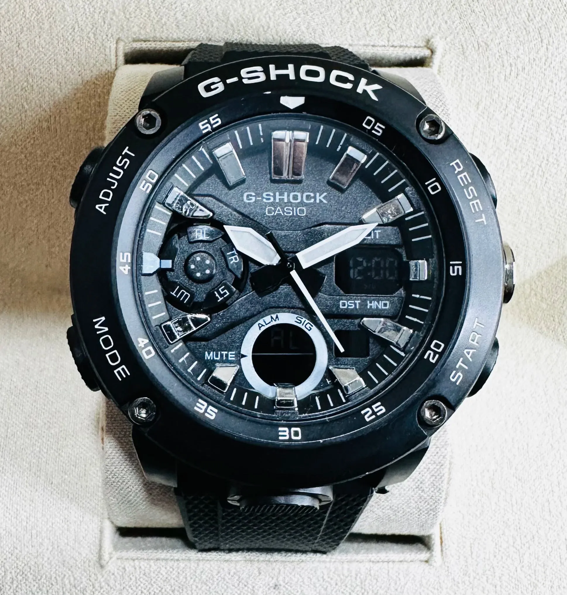 Relógio Casio G-SHOCK GA-2000-1A2